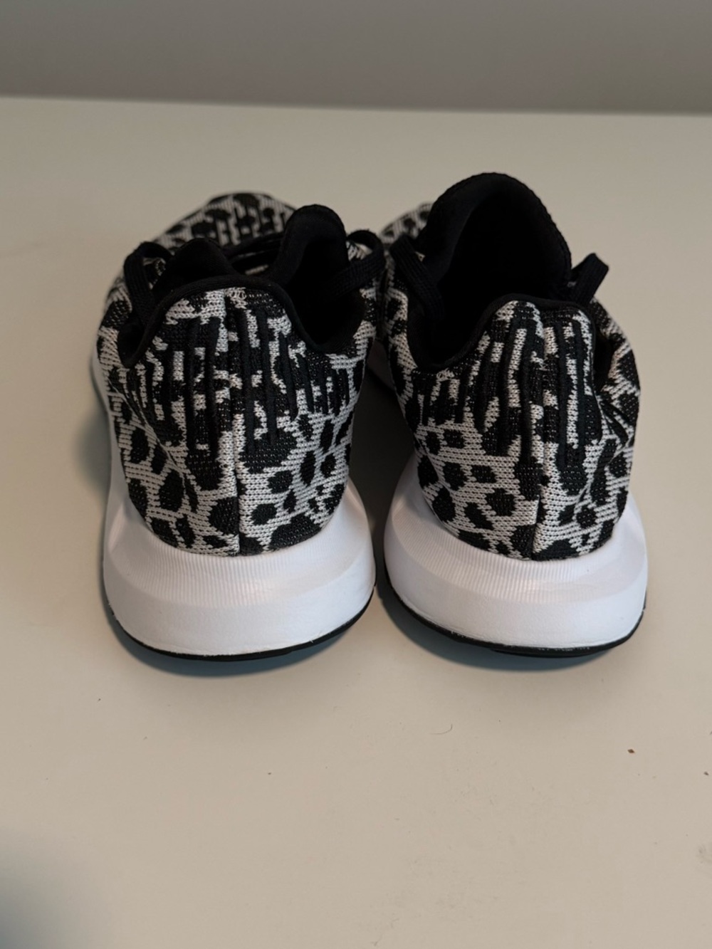 Black and White Adidas sneakers - Picture 5 of 7